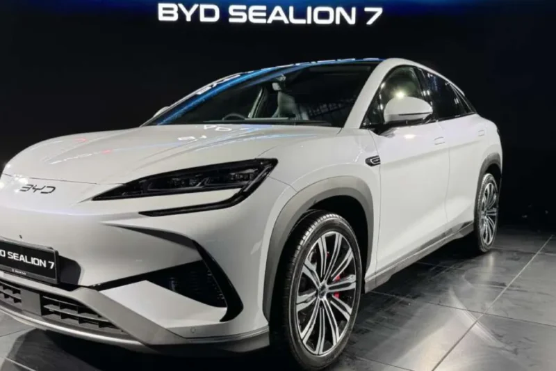 BYD Sealion 7 Price Update India: Premium वेरिएंट की कीमत संशोधित, Performance वर्जन जस का तस